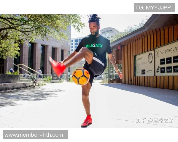 探索st花式足球的魅力与技巧提升之路，让你成为场上的焦点明星