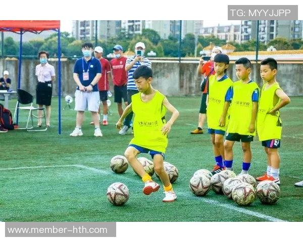 青岛儿童足球班开启快乐成长之旅培养未来足球明星的理想选择